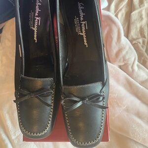 Salvatore Ferragamo Boutique Size 9.5 3A Pumps Black Leather Shoes